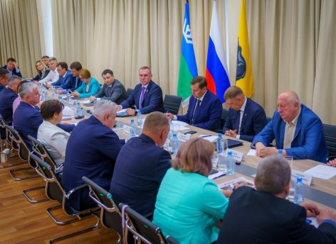 Руслан Кухарук обсудил проблемы Нефтеюганска с местным истеблишментом