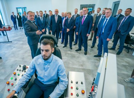 ​Министру энергетики России показали югорский филиал Пермского политеха