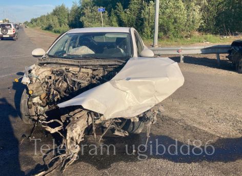​В Нижневартовске произошла авария с двумя пострадавшими
