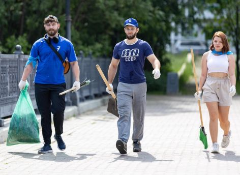 В Сургуте прошел субботник по благоустройству и очистке территорий