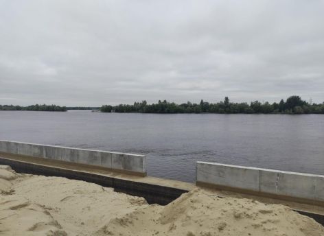 Уровень воды снижается, работы приближаются: в сентябре возобновят строительство набережной в Сургуте