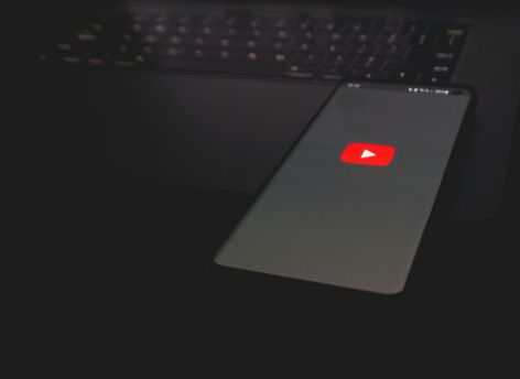 Половина опрошенных читателей siapress.ru страдает без YouTube