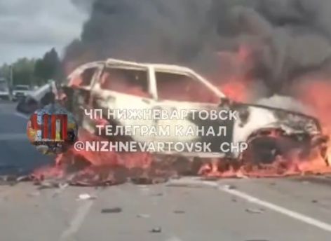 Под Нижневартовском в ДТП с тремя автомобилями пострадали женщина и ребенок