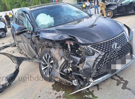 В Пыть-Яхе водитель Lexus спровоцировал ДТП с пострадавшими