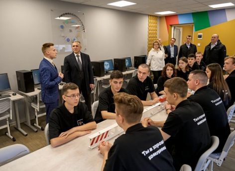 Александр Моор оценил тюменский кластер федерального проекта «Профессионалитет»