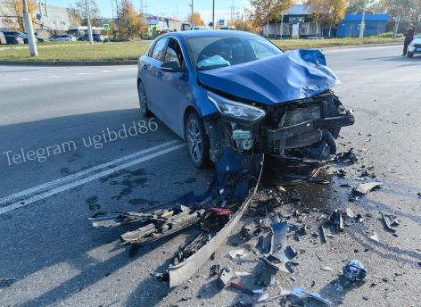 Три авто и четыре пострадавших: в Югре произошло массовое ДТП