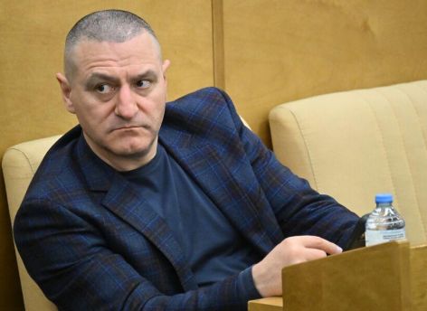 А если вы убили великого Ломоносова?! Депутат Госдумы назвал женщин чучелами
