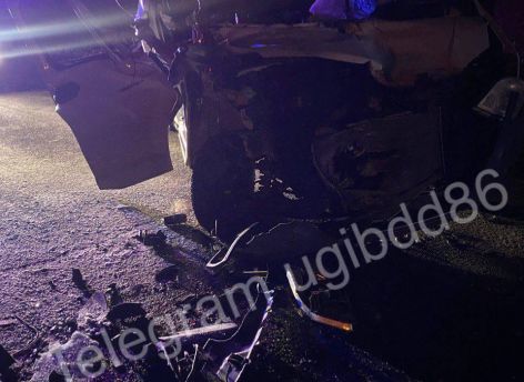 В ХМАО два человека получили травмы в ДТП с участием большегруза