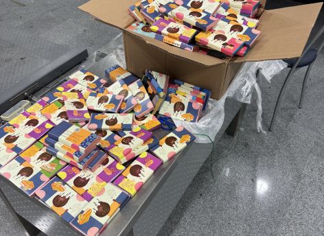 ​Контрабанда с привкусом какао: жители Тюмени пытались провезти 256 плиток дубайского шоколада