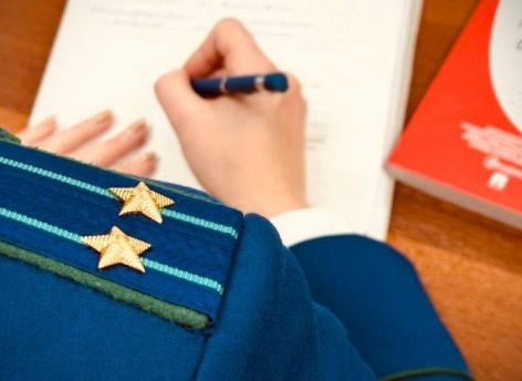 В ХМАО студента из Таджикистана ждет срок за вымогательство и избиение подростка