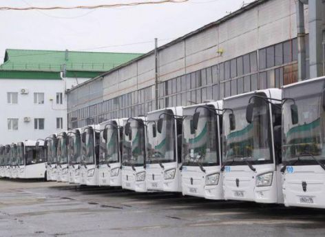 Сургут будет тратить сотни миллионов на школьные автобусы, потому что это — следствие массы других нерешенных проблем