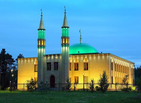 Губернатор Югры Руслан Кухарук поздравил мусульман с Ураза-байрамом