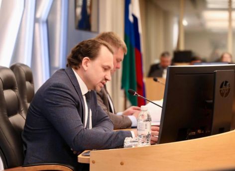 От стратегии к реальности: депутаты проверили, как в Сургуте выполняют план по школам