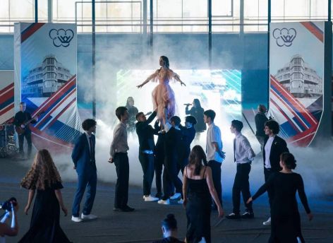 ​В этом году в Югре школы оканчивают около 30 тысяч выпускников