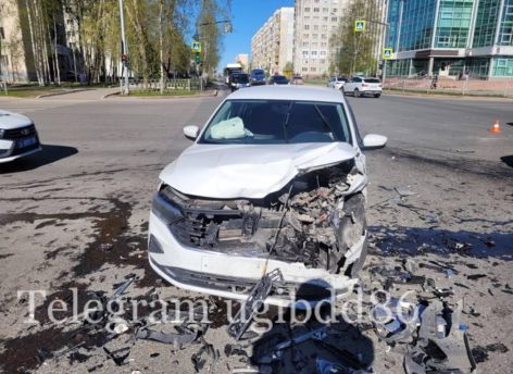Водитель без прав спровоцировал ДТП в Нижневартовске