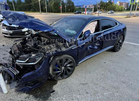 В Сургуте молодой водитель спровоцировал аварию с тремя авто