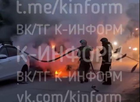 Ночной пожар в Сургуте: на улице Университетской сгорели два автомобиля