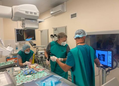 Врачи Сургута спасли жизнь новорожденной, у которой пищевод не был соединен с желудком