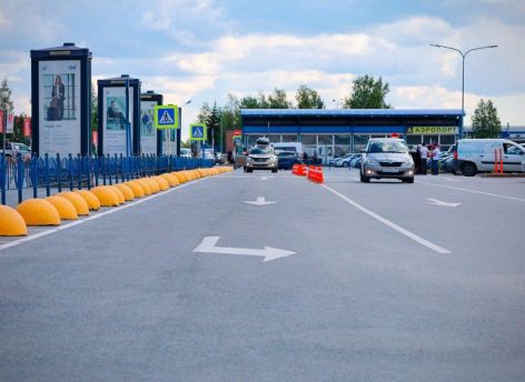 У аэропорта Сургута изменилась схема движения: теперь три полосы, но без стоянки