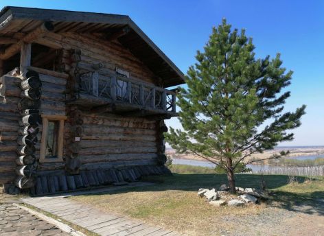 Тренд лета-2025: югорчане чаще бронируют поездки в малые города и экоотели