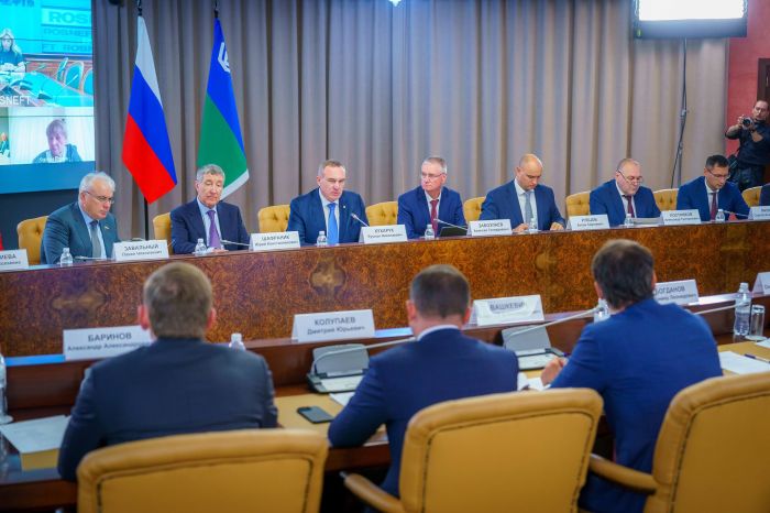 Нефтяники Югры собрались в Ханты-Мансийске на большое совещание в преддверии профессионального праздника