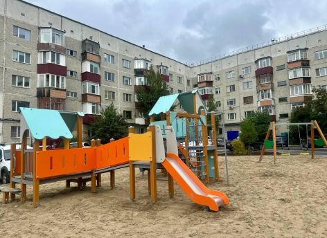 На проспекте Ленина в Сургуте обновили двор по инициативе жителей