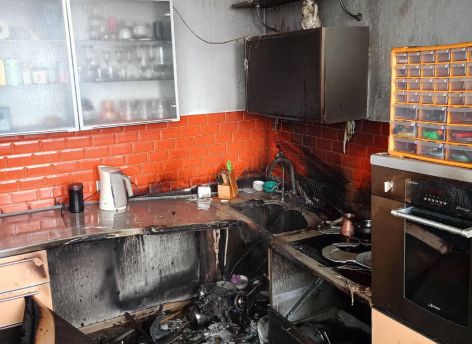 ​Пожарные Нижневартовска спасли двух человек и эвакуировали 14 жильцов при пожаре в многоэтажке