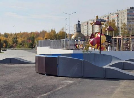 В Мегионе открыли современный скейт-парк с видом на Мегу