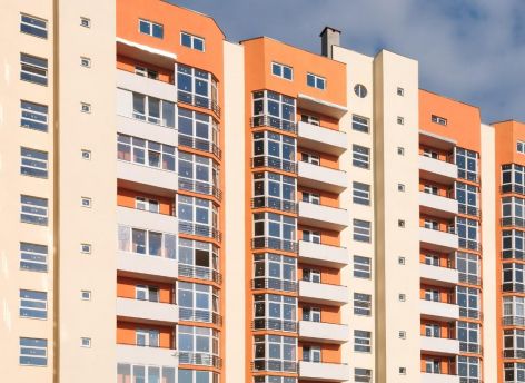 В Югре обновили около 200 домов и заменили десятки лифтов