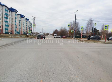 В Мегионе две иномарки не поделили перекресток − пострадали водитель и пассажир