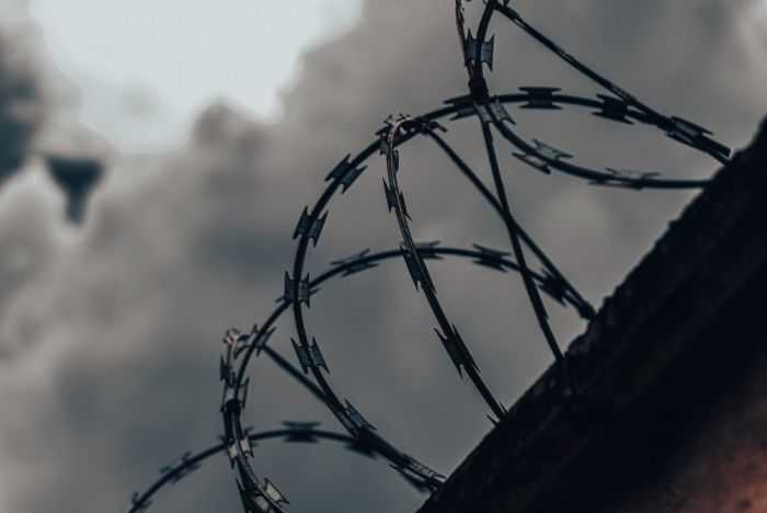 Двух подростков, избивших сверстника в Сургуте, отправили под стражу