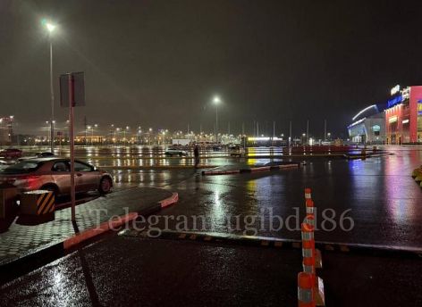 На парковке «Сургут Сити Молла» сбили женщину