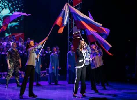 ​Торжественный вечер в филармонии открыл череду концертов, выставок и спортивных событий ко Дню народного единства в Сургуте