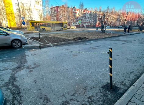 «Установка обычных цепей вместо полноценных ограждений или шлагбаумов − недопустима»