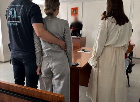 Окружной суд отменил приговоры участницам группы «Барсы». Дело вернули транспортному прокурору