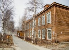 Дома пионеров и другие исторические здания никуда не уезжают − их просто предают забвению и даже сносят