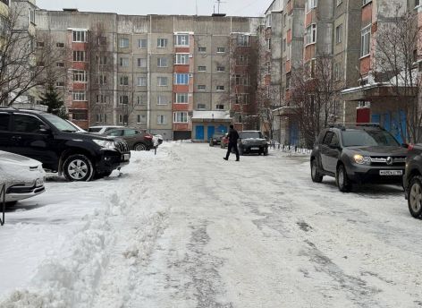 Власти Сургута хотят изменить правила уборки снега во дворах