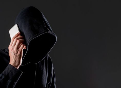 В Ханты-Мансийске телефонные террористы своими угрозами привели к эвакуации нескольких школ