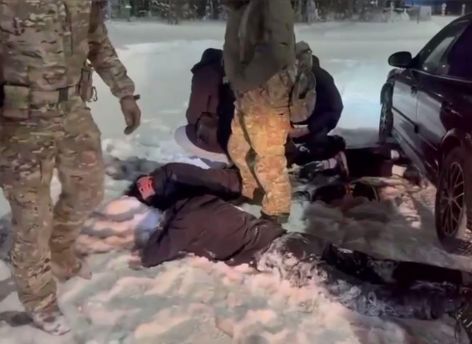 Полиция в Лангепасе задержала троих подозреваемых в вымогательствах