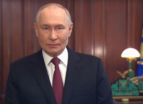​Владимир Путин поздравил россиян с Днем защитника Отечества