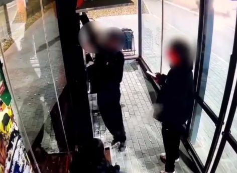 Сломал остановку − попал на учет: в Сургуте нашли подростка-вандала