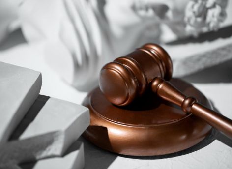 В Югре начинается суд над человеком, подозреваемом в 620 киберпреступлениях