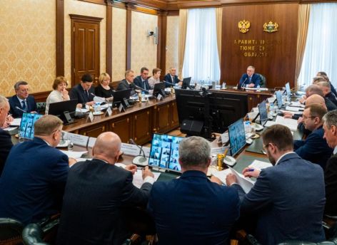 Александр Моор поручил усилить безопасность мест массового скопления и объектов ТЭК