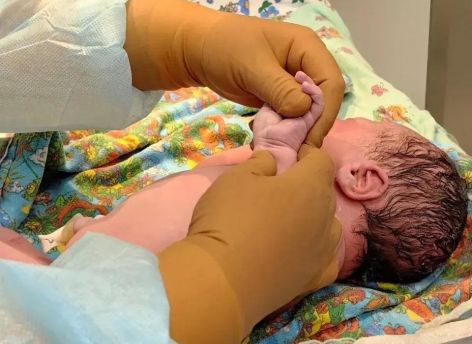 В День Победы в Сургуте родились 13 детей