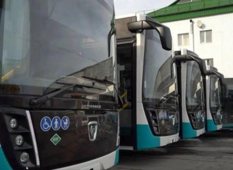 Новые автобусы начали работать на самых загруженных маршрутах Сургута