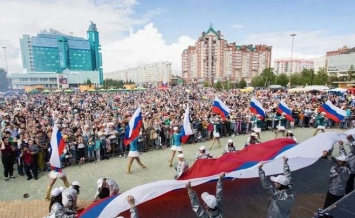 Предстоящая рабочая неделя будет короче из-за Дня России