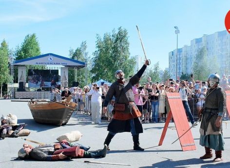 В Сургуте проходит фестиваль «Мангазейский ход» // ВИДЕОФАКТ