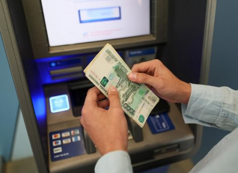 ​Переводов за границу стало в 2 раза больше