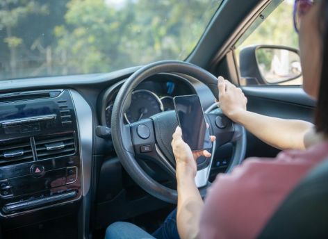 МВД и Минпромторг оценят безопасность праворульных автомобилей в России