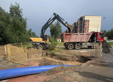 Сургутские коммунальщики прокладывают километры новых труб для воды